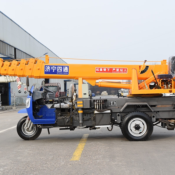 三輪吊車 標(biāo)配自制吊